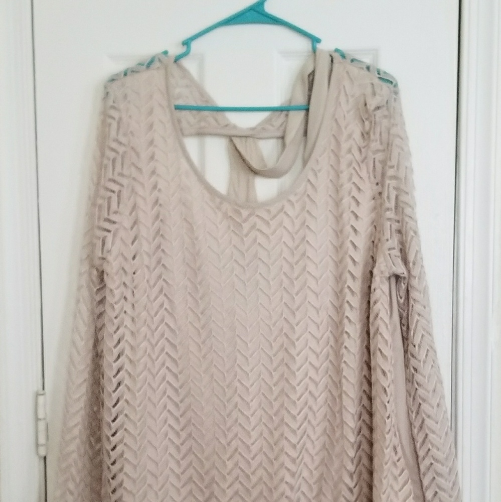 Long sleeved top